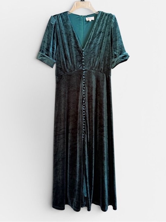 bohme Dresses & Skirts - Bohme green vneck velvet button up midi dress